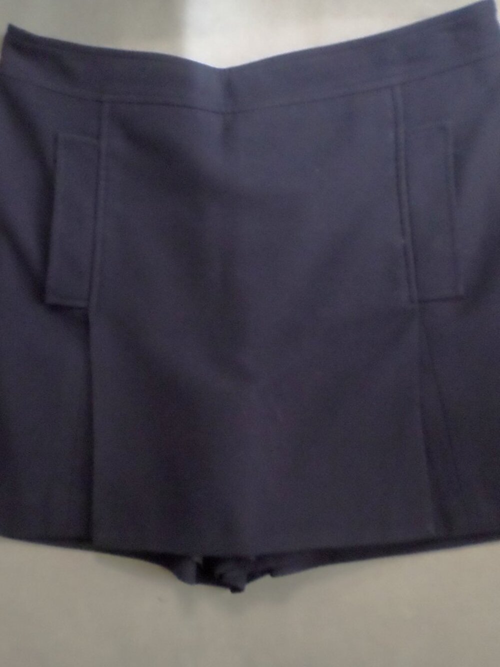 Laundry by Shelli Segal Navy skort Size 8